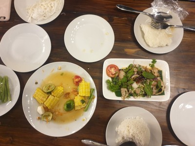 อาหาร หรือ เครื่องดื่ม