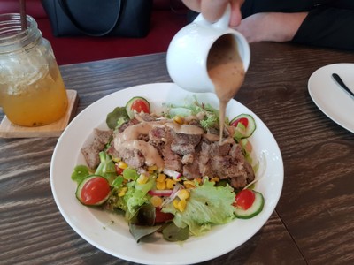 อาหาร หรือ เครื่องดื่ม