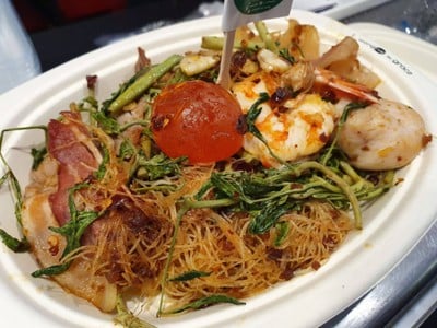 เมนูของร้าน ฉอเล้ง หมี่กระเฉดตลาดพลู ตลาดพลู