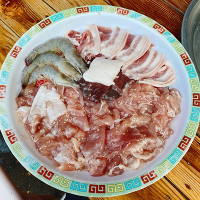 เมนูของร้าน ตุ้ย หมูกะทะ หมูจุ่ม ตลาดพลู