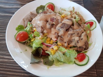 สลัดหมูย่าง