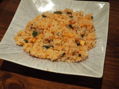 ข้าวผัดปลาแซลมอนรสบ๊วย