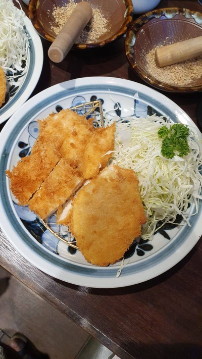 ชุดอาหารกลางวันคัตซึไก่