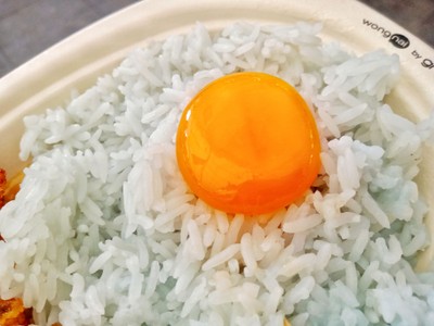 ข้าวหมูกรอบคั่วพริกกระเทียม+ไข่ดองน้ำปลา