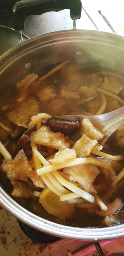 กระเพาะปลาน้ำแดง