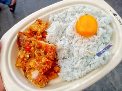 ข้าวหมูกรอบคั่วพริกกระเทียม+ไข่ดองน้ำปลา