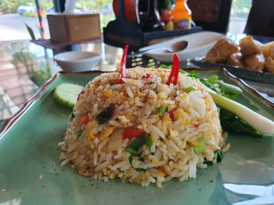 ข้าวผัดปลาเค็ม