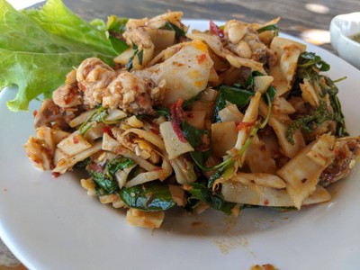 ผัดเผ็ดไก่ไทยหน่อไม้ดอง
