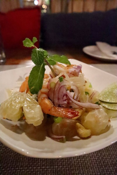 ยำส้มโอกุ้งสด