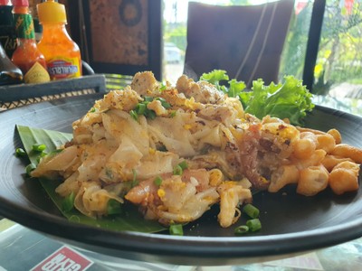 ก๋วยเตียวคั่วไก่