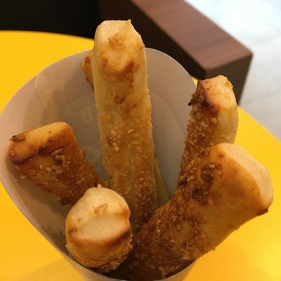 Almond Stix ราคา 49 บาท