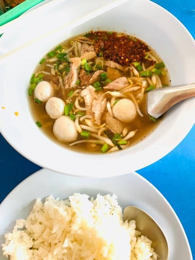 นายเฮงก๋วยเตี๋ยวพริกซาดิสด์ (นายเฮงก๋วยเตี๋ยวพริกซาดิสต์) นายเฮงก๋วยเตี๋ยวพริกซาดิสด์ (นายเฮงก๋วยเตี๋ยวพริกซาดิสต์)