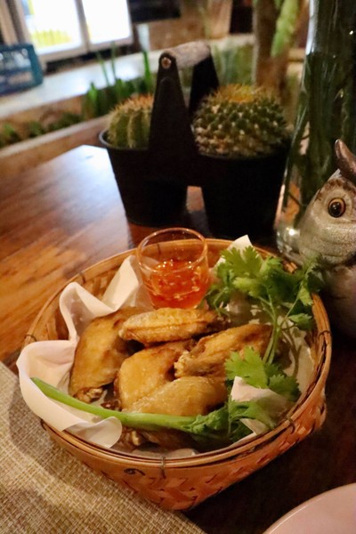 ปีกไก่ทอดน้ำปลา