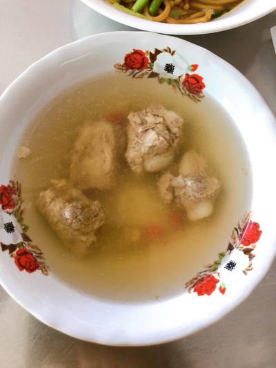 หมี่หุ้นกระดูกหมู