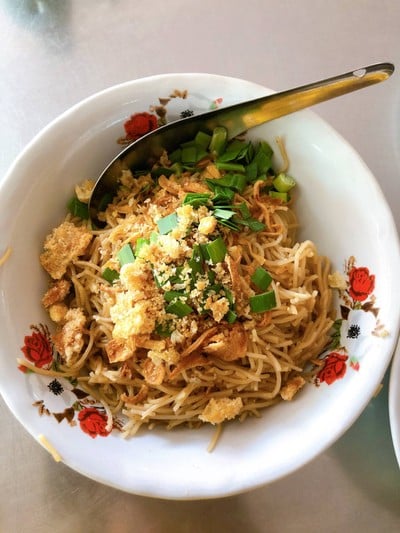 หมี่หุ้นกระดูกหมู