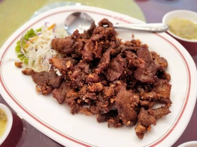 เนื้อเป็ดทอดกระเทียม