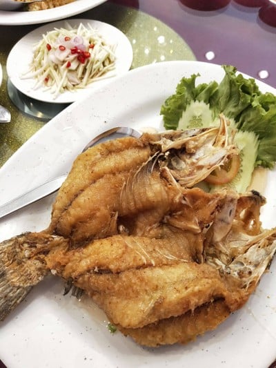 ปลากะพงทอดน้ำปลา