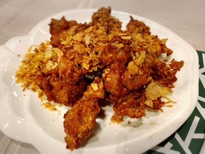 หมูก้อนทอด