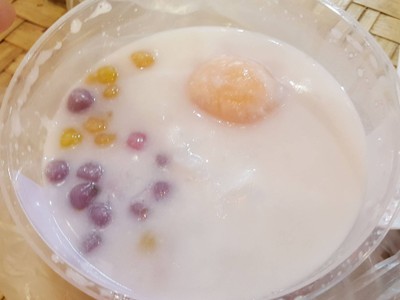 อาหาร หรือ เครื่องดื่ม