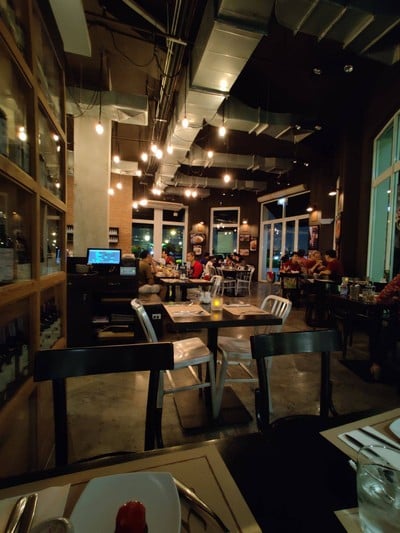 บรรยากาศ Wine Connection The Walk