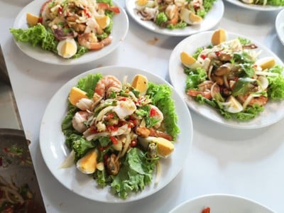 ร้านอาหารเบิ่งตะวัน (BOENG TAWAN RESTAURANT) ร้านอาหารเบิ่งตะวัน (BOENG TAWAN RESTAURANT)