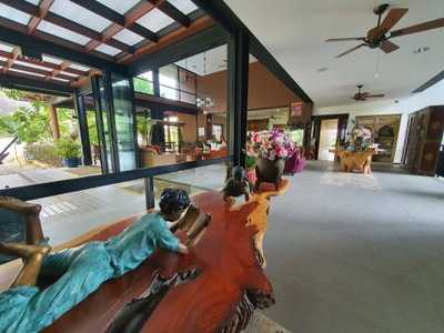 บริเวณโดยรอบ