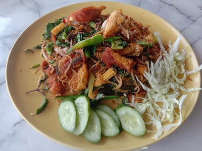 ราชากะเพรา ( ร้านโรส ตลาดบ่อทอง ) สาขาเทพารักษ์ ซอยมังกร