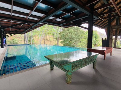 สระว่ายน้ำ/ชายหาด