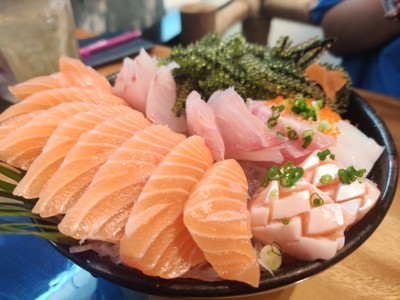 OKAMI SUSHI SRINAKARIN BUFFET - Japanese Delicatessen ใน เขต ประเวศ