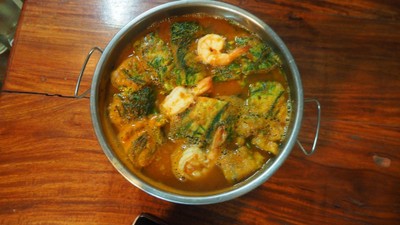 แกงส้มชะอมกุ้ง