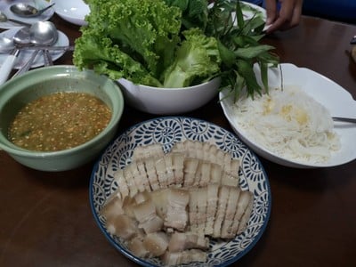 วิธีทำ เมี่ยงหมูสามชั้น น้ำจิ้มถั่วตัด