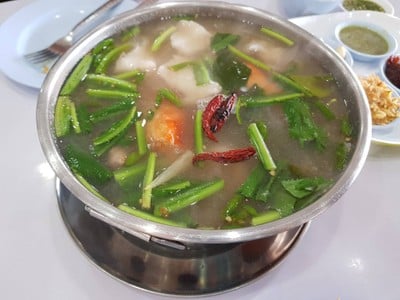 ต้มยำรวมมิตรทะเล น้ำใส