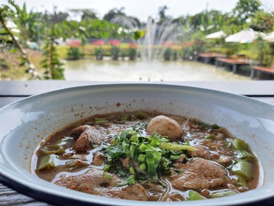 อาหาร หรือ เครื่องดื่ม