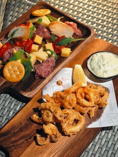 อาหาร หรือ เครื่องดื่ม