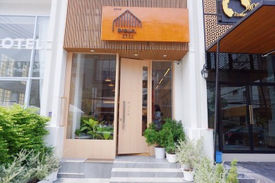Brown Café นิมมานเหมินท์ ซอย 9