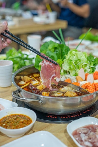 DM Hot Pot (อิ่มไม่อั้น คีบไม่ยั้ง) DM Hot Pot (อิ่มไม่อั้น คีบไม่ยั้ง)