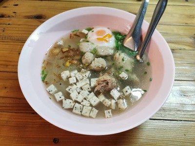อาหาร หรือ เครื่องดื่ม