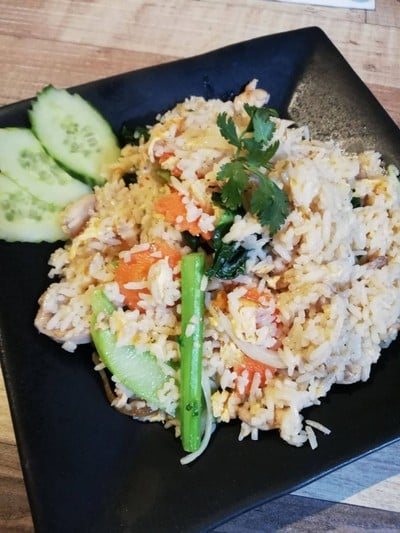ข้าวผัดไก่ ($AUD 16 = 360 บาท)