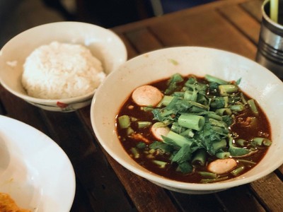 เมนูของร้าน ก๋วยเตี๋ยวเรือ นายหงอก บ้านสวน รามคำแหง 21