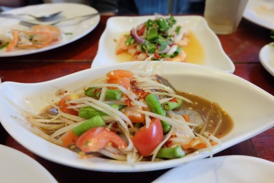 ส้มตำกุ้งสด