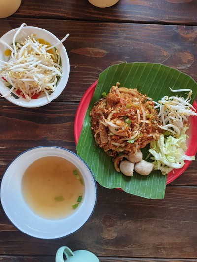 อาหาร หรือ เครื่องดื่ม