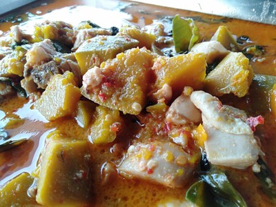 แกงฟักทองไก่