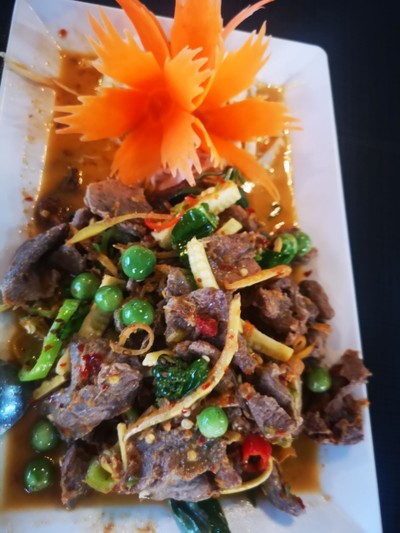 อาหาร หรือ เครื่องดื่ม