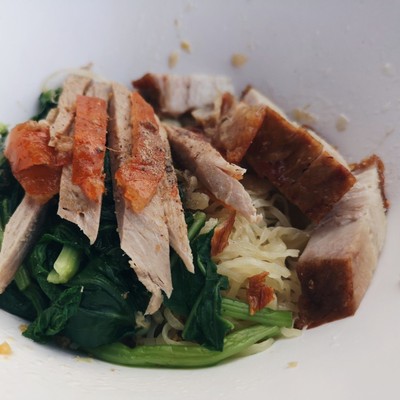 ก๋วยเตี๋ยวเป็ด+หมูกรอบ