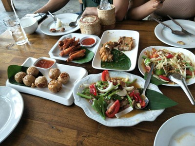 อาหาร หรือ เครื่องดื่ม
