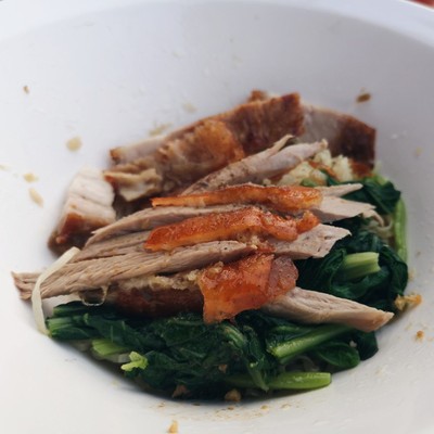 ก๋วยเตี๋ยวเป็ด+หมูกรอบ