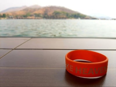 ด้านหลังที่พักติดแหล่งน้ำ