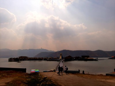 ทางขึ้นแพ