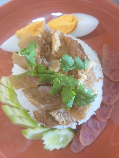 ข้าวหมูกรอบ