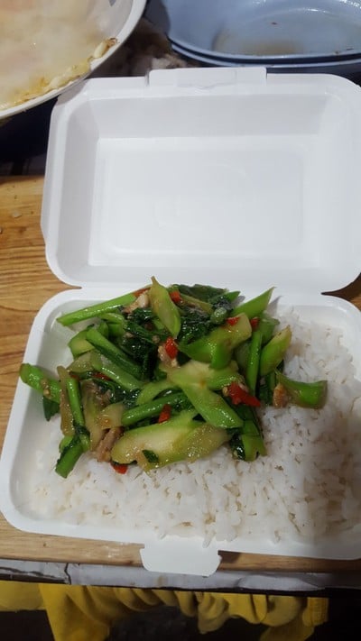 อาหาร หรือ เครื่องดื่ม
